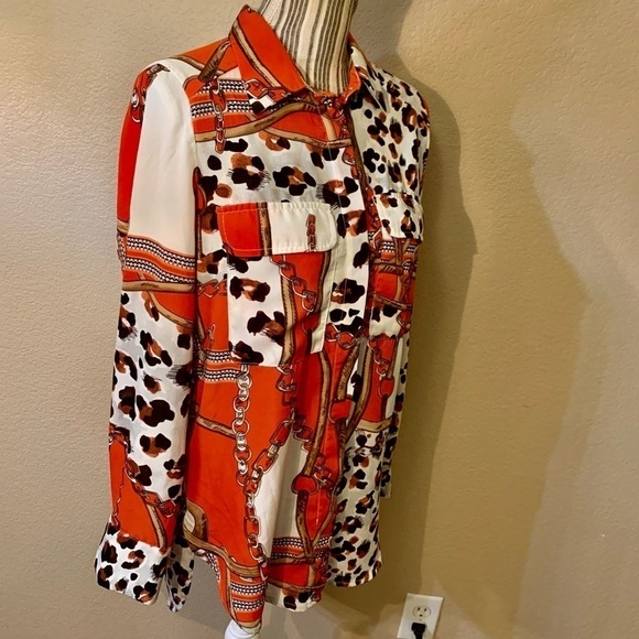 SALE! Fashion Nova Blouse S Oversiz White Red Brown Black Animal Chain Button-up - Picture 6 of 16